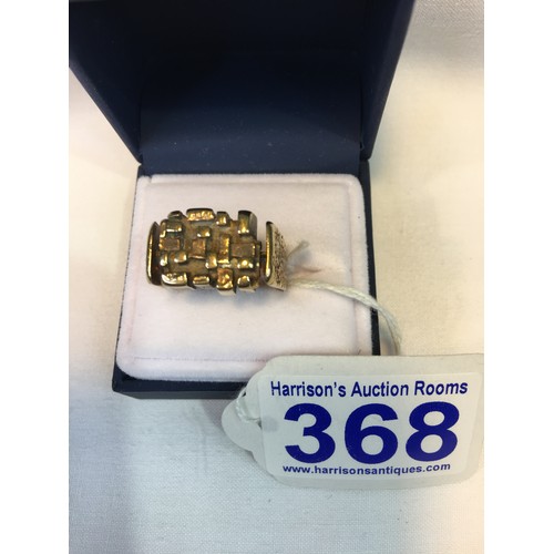 368 - 14ct Gold gents ring size Q 10G