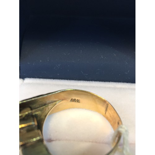 368 - 14ct Gold gents ring size Q 10G