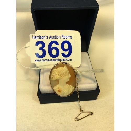 369 - 9ct Gold cameo brooch 4.9g total weight