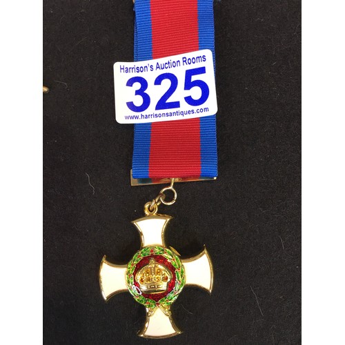 325 - British DSO medal 'enamel'