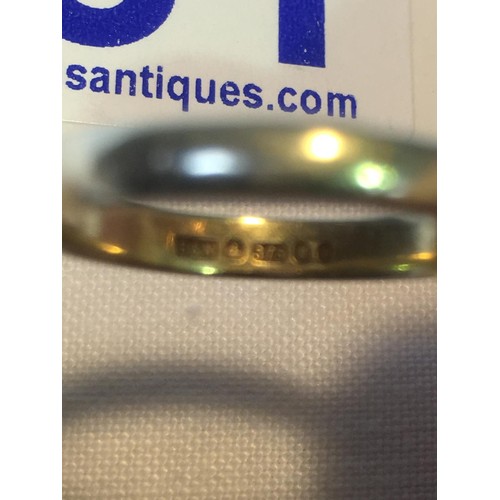 361 - 9ct 3 coloured gold ring size J 5.3g