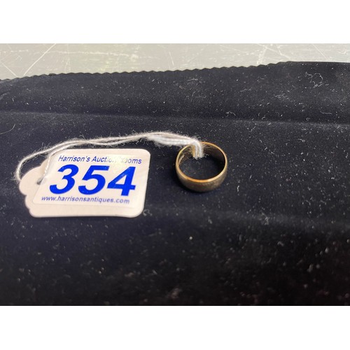 354 - 9ct Gold wedding ring 3.3g Size M