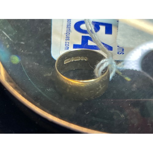 354 - 9ct Gold wedding ring 3.3g Size M