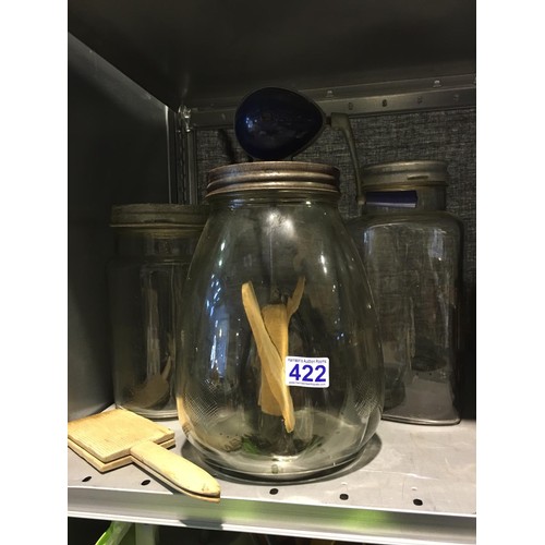 Lot 422       