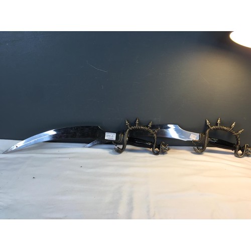 390b - 2 Swords