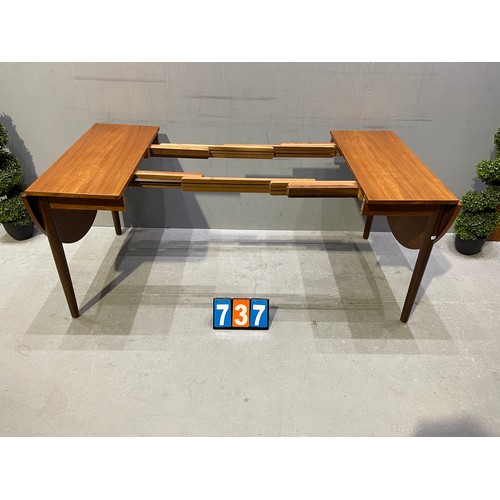 737 - Danish Mid century teak extending table by by arne vodder