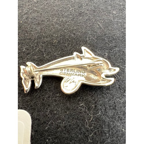 115 - Silver dolphin brooch