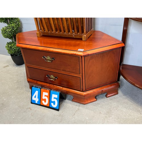 455 - TV Cabinet + mag rack + 1/2 moon table