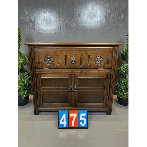 475 - Oak cabinet