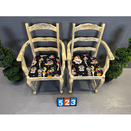 523 - Pair of French carver chair