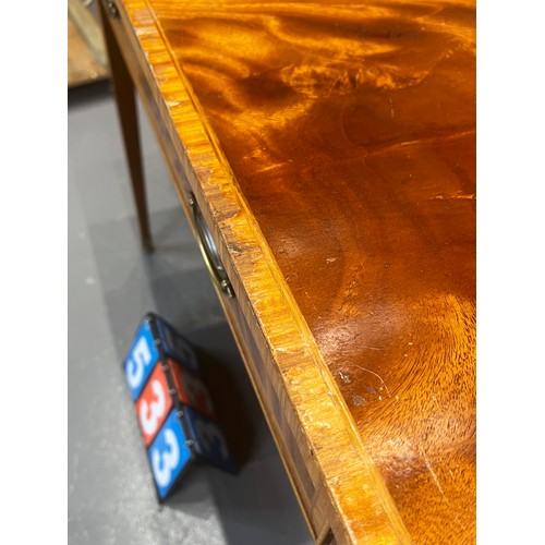 533 - Regency design inlaid desk (veneer chipped)