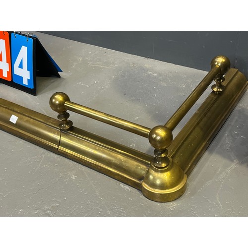 544 - Brass fender