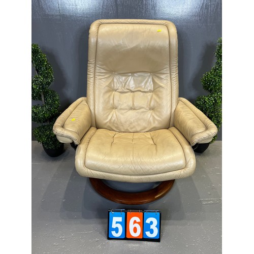 Lot 563       