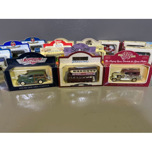 5 - Tray full collectors cars 17 boxed, 15 loose