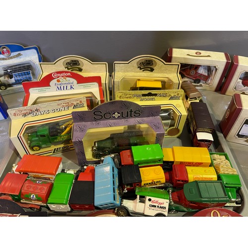 5 - Tray full collectors cars 17 boxed, 15 loose