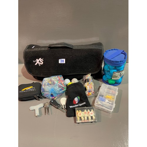 28 - Bag golfing items