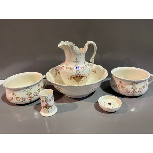 42 - Crown Devon jug/bowl chamber pots , soap dishes & tooth brush holder.