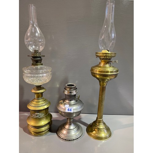 44 - 3 Oil lamps