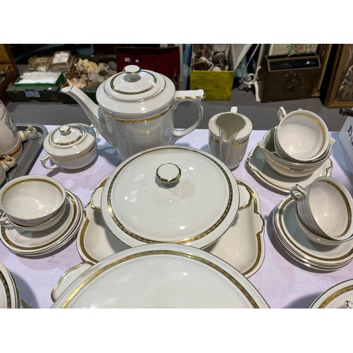 48 - Continental dinner / tea ware (German)