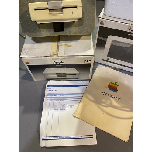 69 - Vintage apple monitor/stand & disk in original boxes