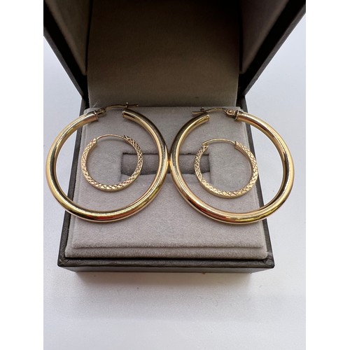 276 - 2 pair 9ct gold earrings 2.8g