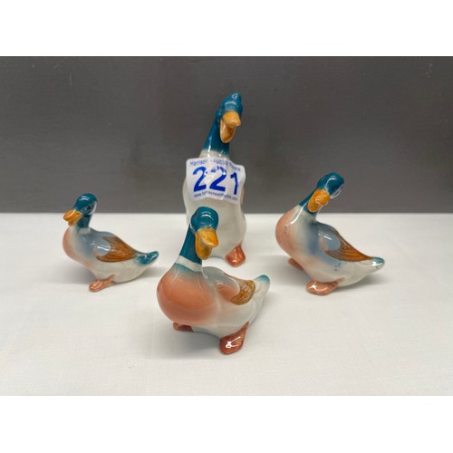 221 - 4 Beswick ducks