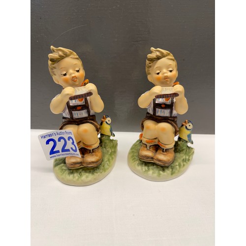 223 - 2 Goebel figures