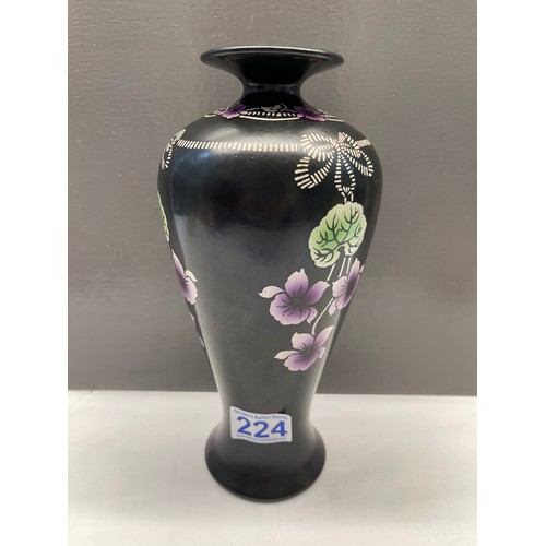 224 - Shelly vase