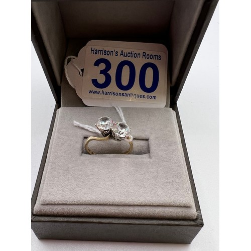 300 - 9ct Gold +plat 2 stone ring size L 2.7g total