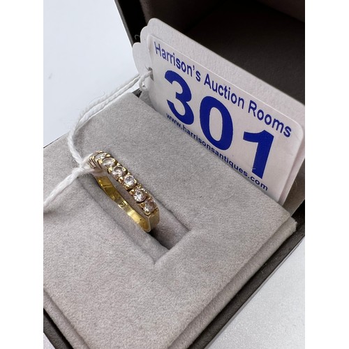 301 - 18ct Gold ring with white stones 2.1g total size L