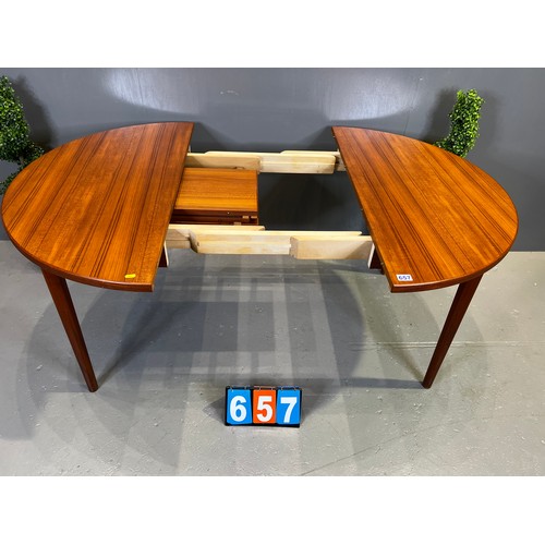 657 - Nils Jonsson (Swedish) round table + 2 folding leaf's