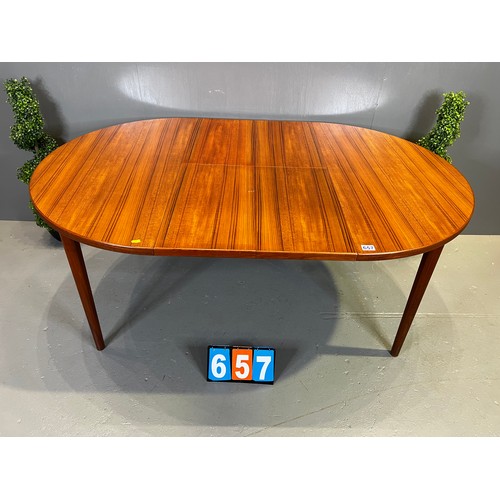 657 - Nils Jonsson (Swedish) round table + 2 folding leaf's