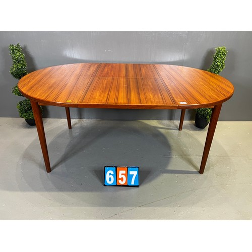 657 - Nils Jonsson (Swedish) round table + 2 folding leaf's