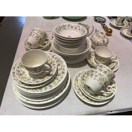 84 - Wedgwood 'Samantha' tea ware