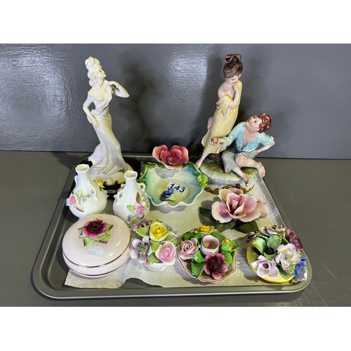 143 - Tray china posy's + 2 capo de monte figures