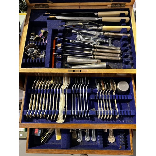 152 - Canteen cutlery box with some cutlery + boxed fish knives & forks