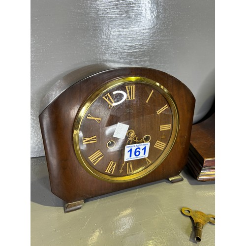 161 - 2 Oak mantle clocks