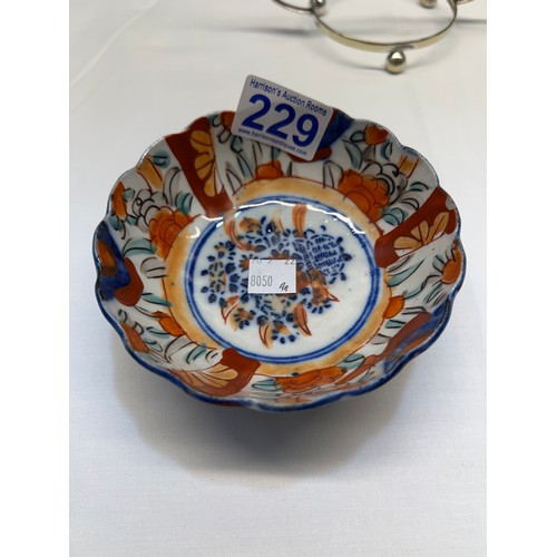 229 - Imari bowl on stand