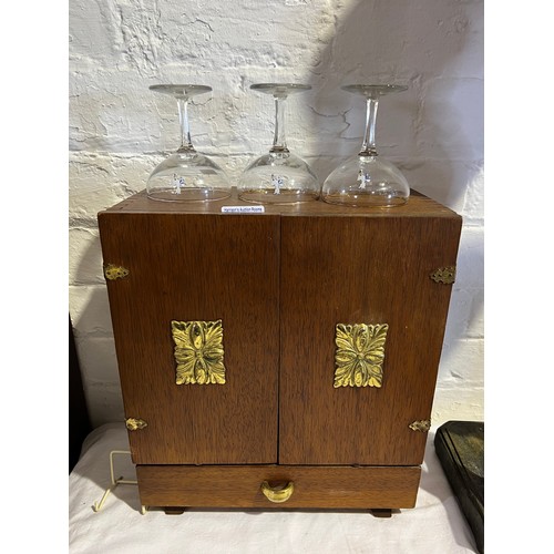 360m - Table top drinks cabinet with decanters & glasses inc 3 baby charm glasses