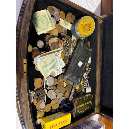 360o - Oak canteen cutlery box with quantity coins inside