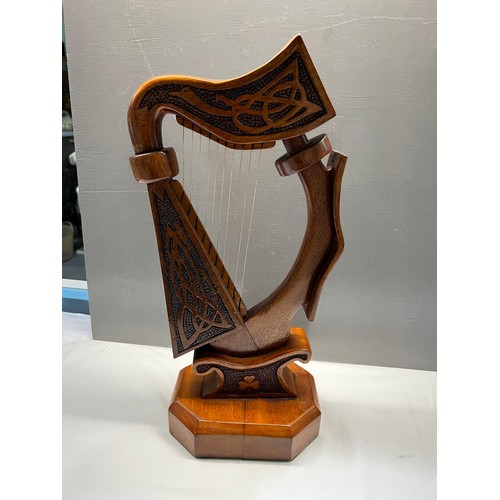 360q - Carved wooden Irish harp 47cm