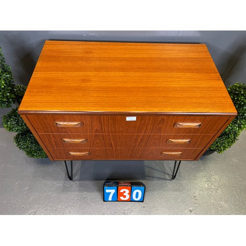 730 - G-plan chest of drawers on hairpin legs