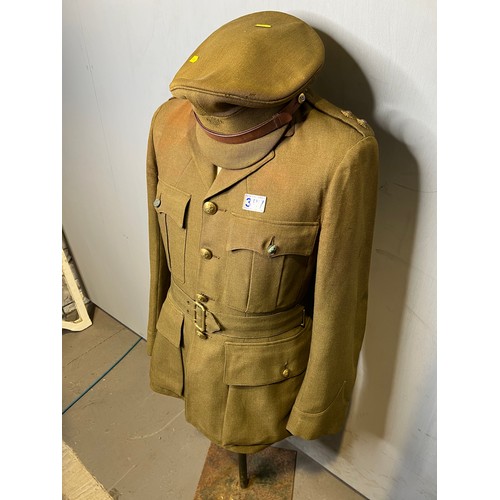 387 - WWII Army uniform & cap on stand