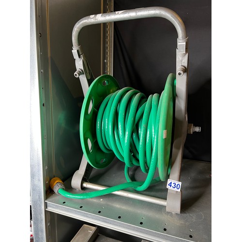 430 - Garden hose pipe on stand