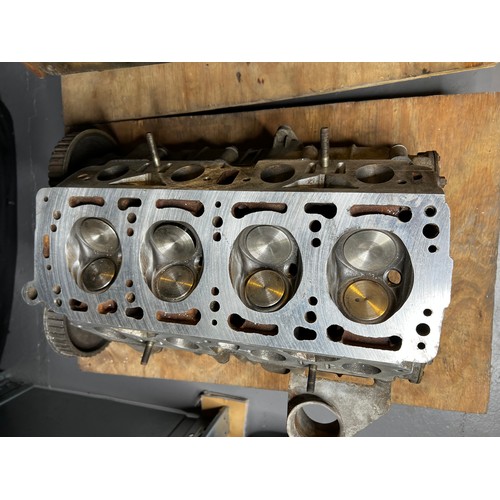 435 - Vintage cylinder head + vintage engine block