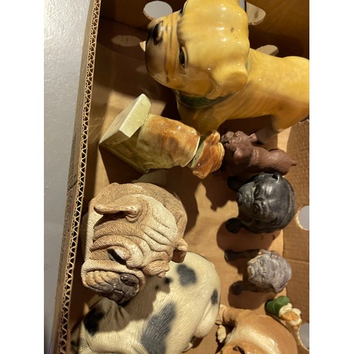 405b - Box bull dog figures