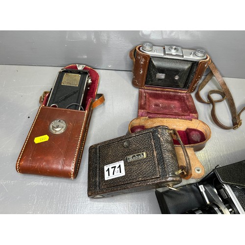 171 - Collection of old Vintage Cameras some in leather cases