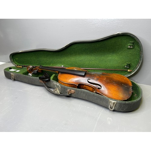 195 - Violin in case (Rafael) A/F