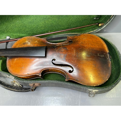 195 - Violin in case (Rafael) A/F