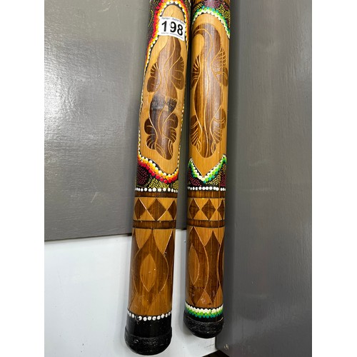 198 - 2 Didgeridoo's